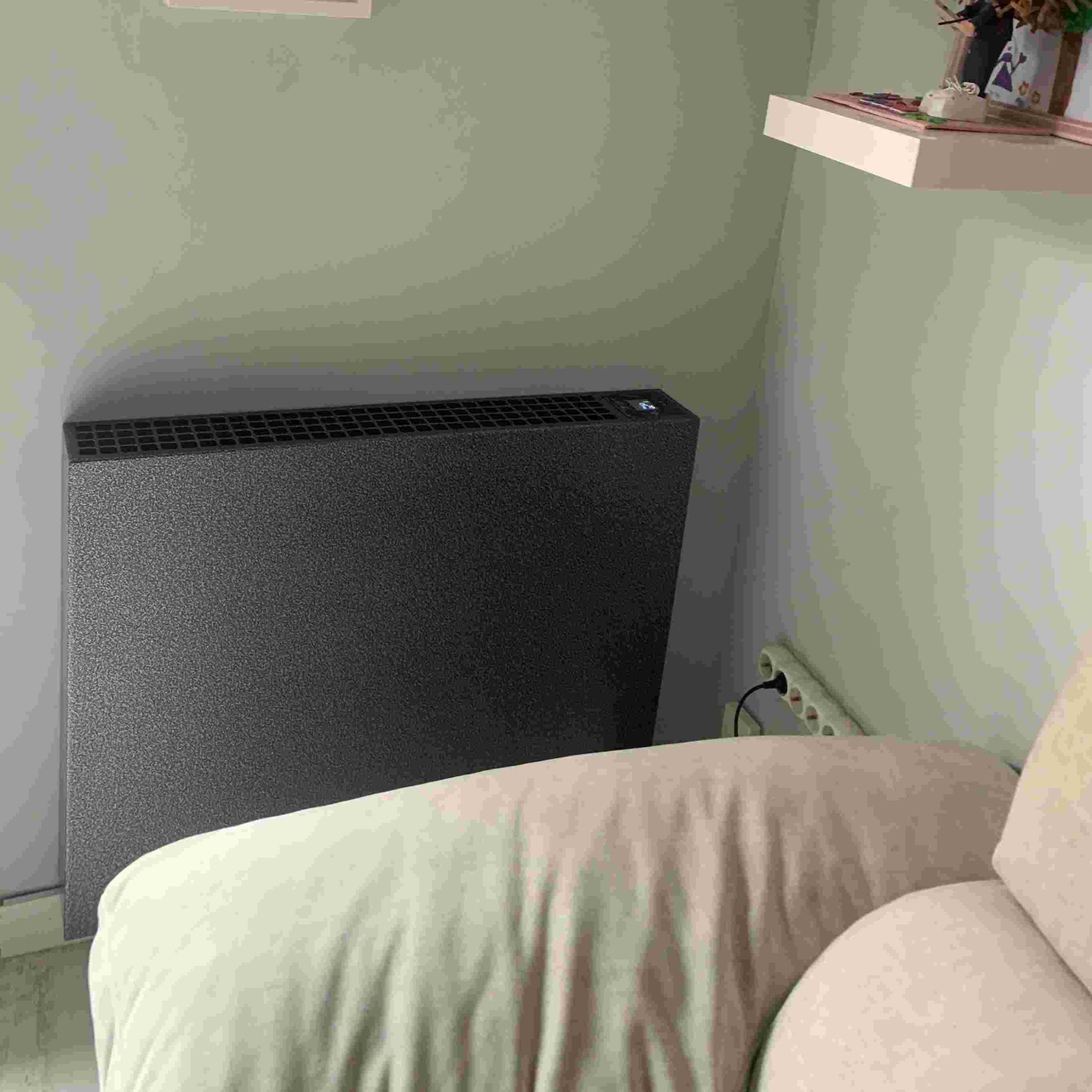 radiador de bajo consumo con termostato incorporado en la carcasa.